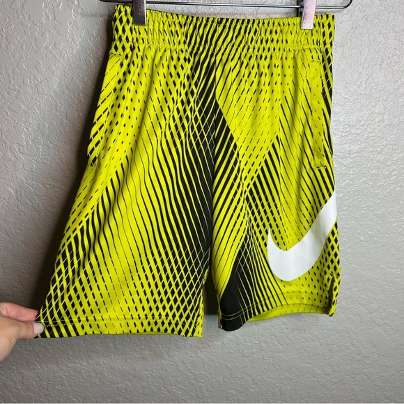 Boys Nike Dri Fit Shorts - Picture 2 of 9